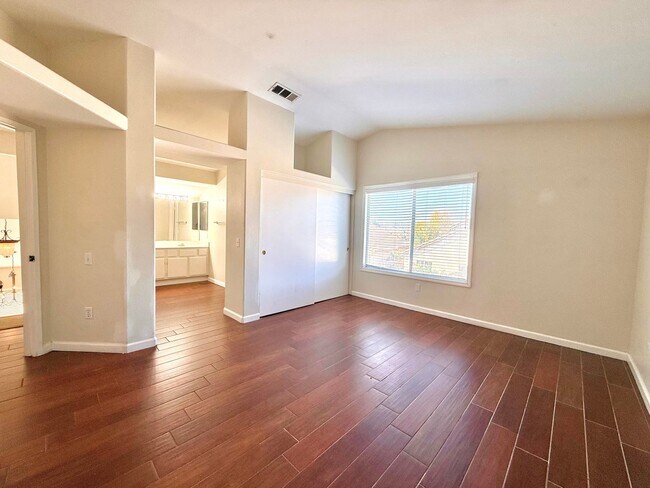 Building Photo - Two Story Four Bedroom home for lease in Jurupa Valley $3,395