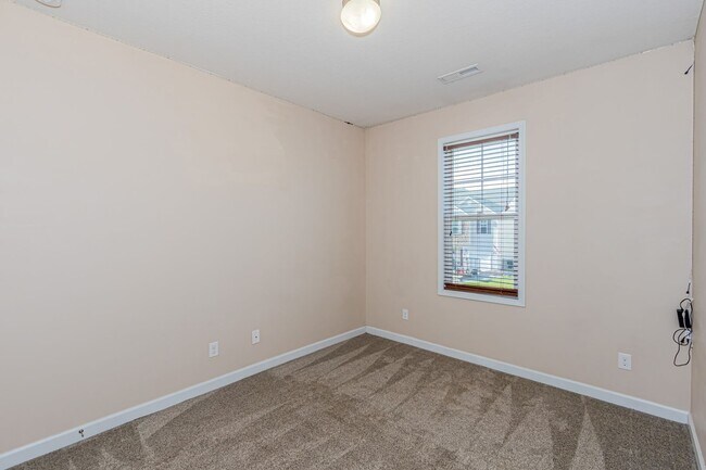 Building Photo - Townhome For Rent!