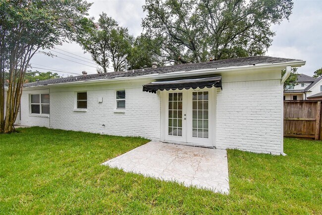 Building Photo - 4947 Cheena Dr