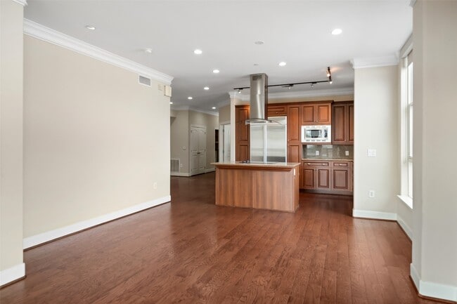 Building Photo - 1419 Montrose Blvd