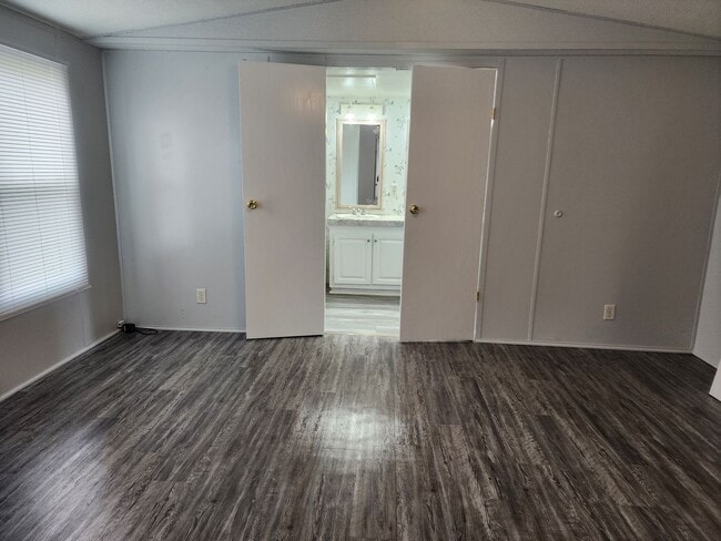 Building Photo - 1308 N Avenue J