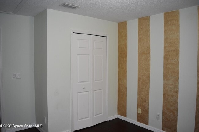 Building Photo - 2749 Freehold Ave SE