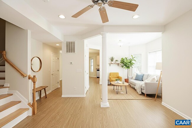 Building Photo - 164 Old Fifth Cir