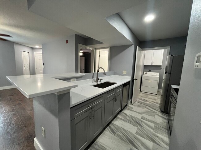 Building Photo - 3008 Parkway Blvd