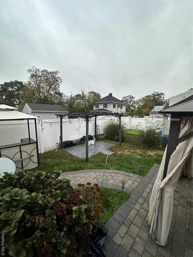 Building Photo - 37 Redmond Ave