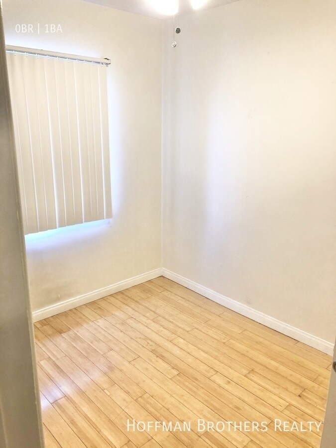 Building Photo - 2553 S Sepulveda Blvd