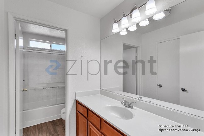 Building Photo - 115 Montego Dr