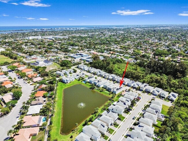 Building Photo - 1826 Lake Cove Dr