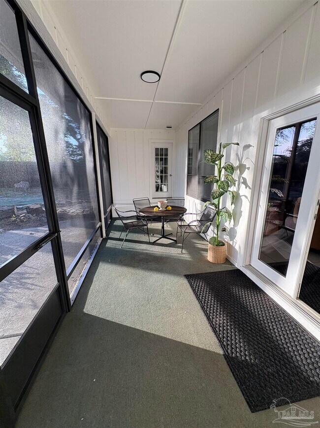 Building Photo - 8755 Thunderbird Dr