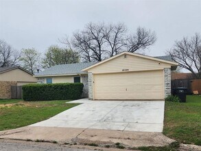 Building Photo - 3 BR/2BA | Updated Single Family Home | 2-Car Garage | Fenced backyard