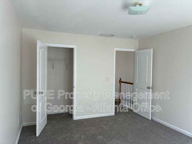 Building Photo - 1424 Saphire Dr