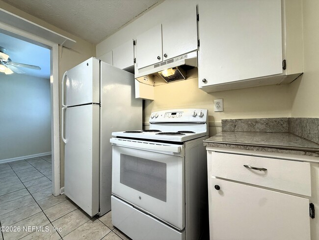 Building Photo - 3661 Boone Park Ave