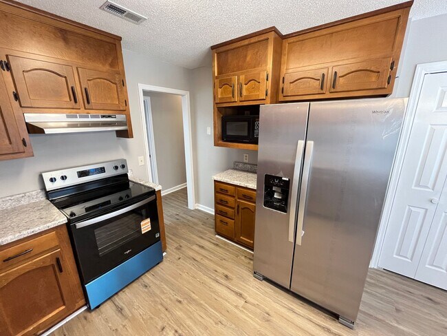 Building Photo - Your New Home in Meridianville!