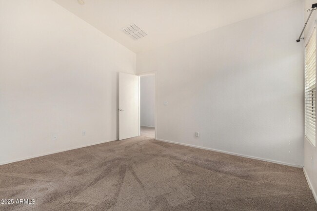 Building Photo - 2129 E Danbury Rd