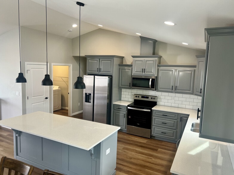 Building Photo - 2393 Pacific St