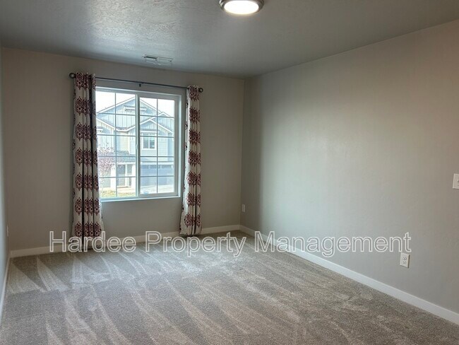 Building Photo - 7051 W Plateau Crk Dr