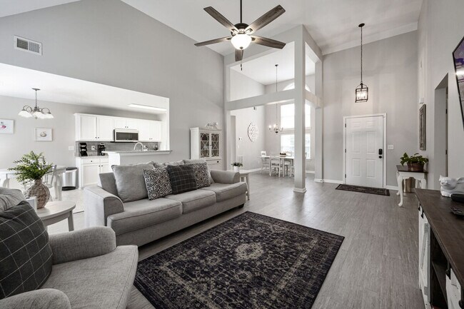 Building Photo - 11 Cobblestone Dr NW