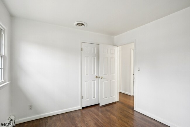 Building Photo - 254 Darlington Ave