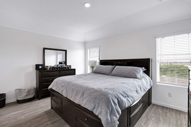 Building Photo - ***APPLICATION CURRENTLY UNDER REVIEW***Ca...