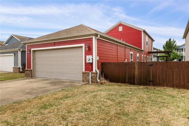 Building Photo - 614 N Keats Dr