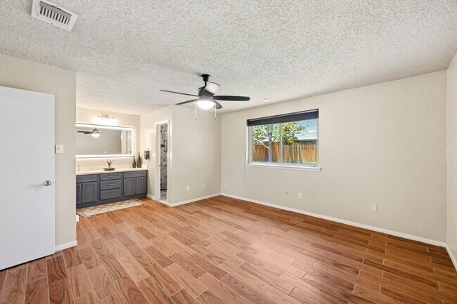 Building Photo - 17511 Favor Bend Ct