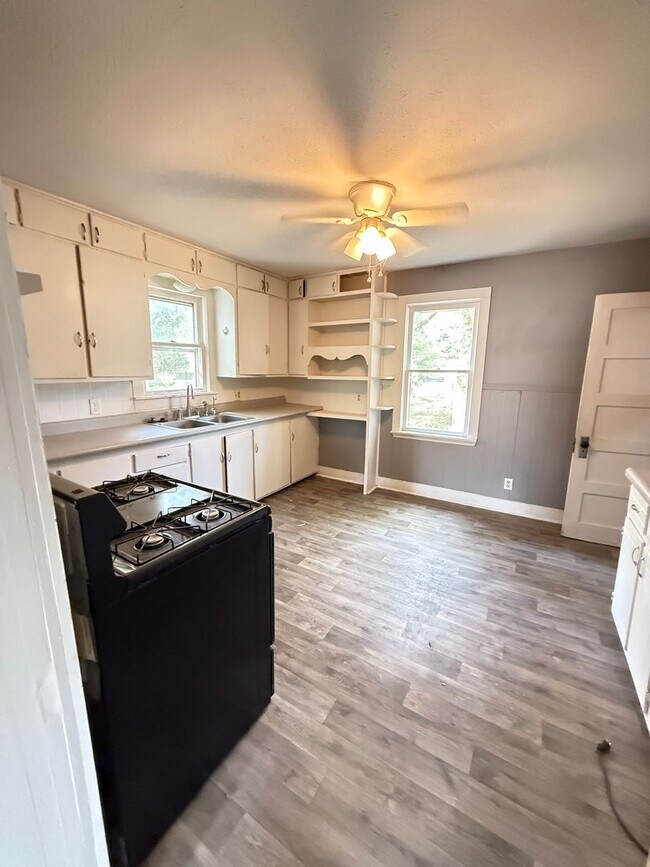 Building Photo - 1 bedroom/1 bathroom