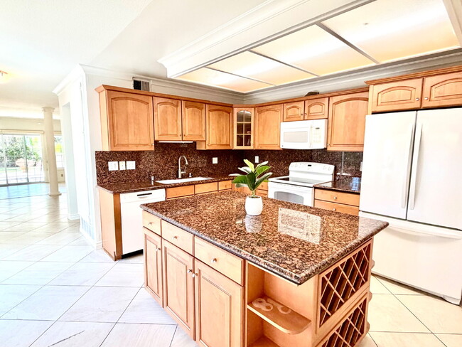 Building Photo - Great location in Lake Forest!