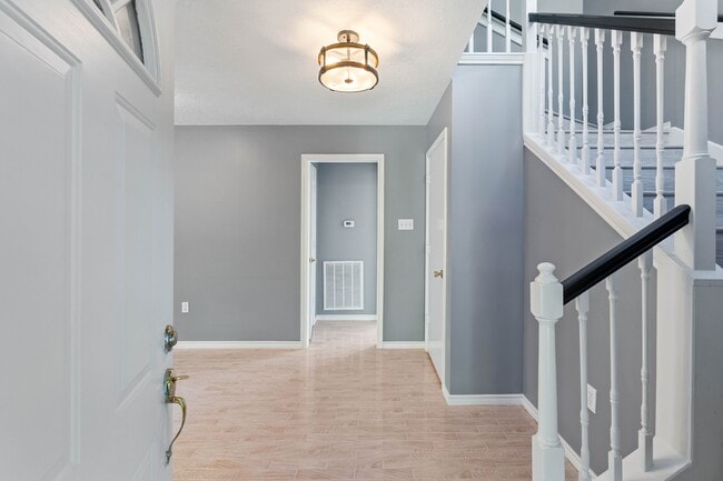 Building Photo - 11085 Jake Pearson Rd