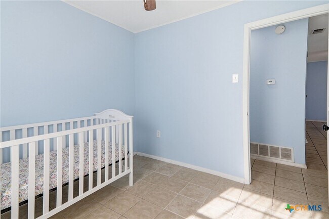 Building Photo - 1403 Little St