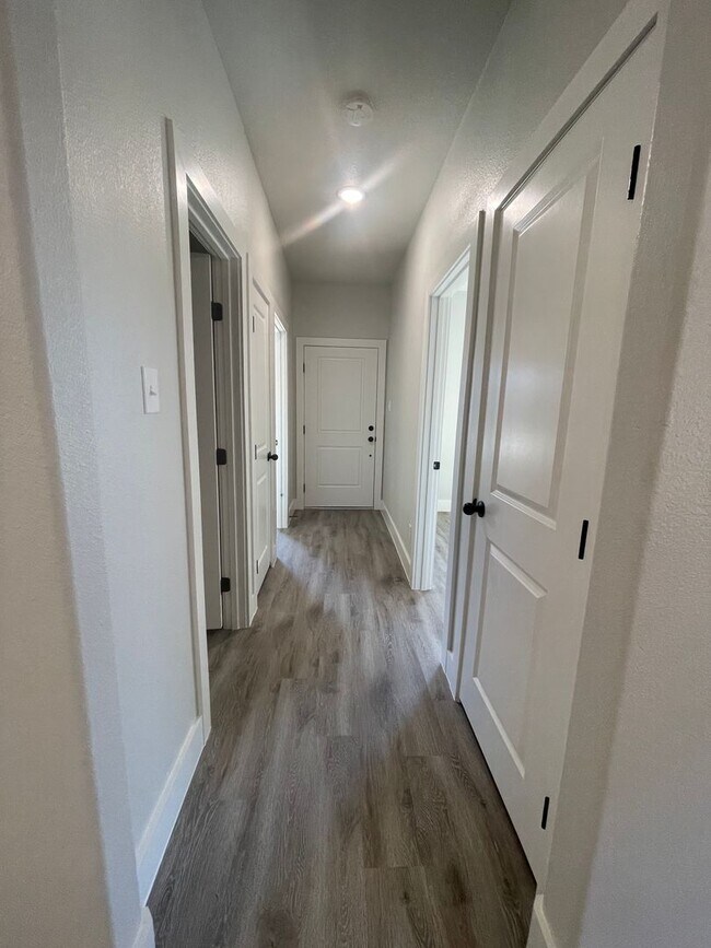 Building Photo - Townhome in Cooper School District!