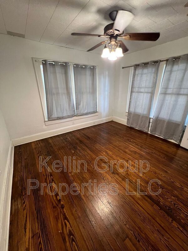 Building Photo - 129 Tuscarora St