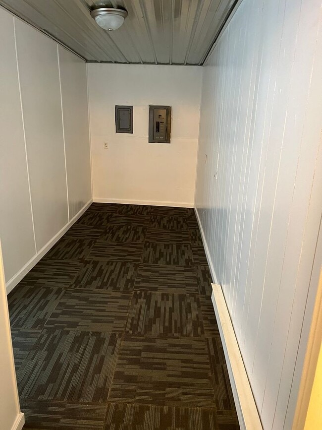 Building Photo - 311 1/2 South 10th Street