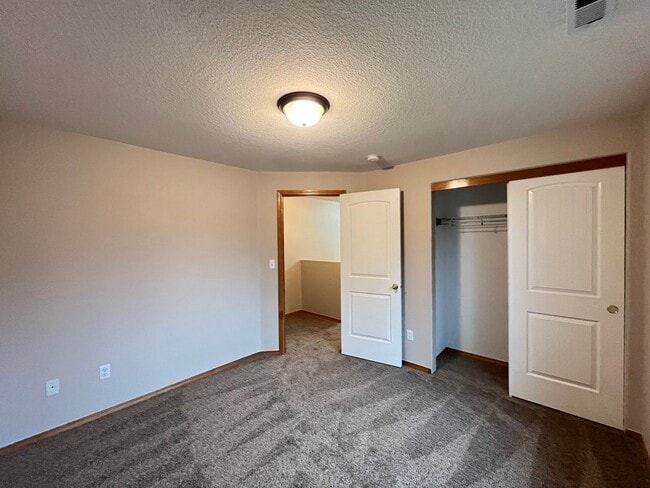 Building Photo - Brentwood Park Home - 3 Bedrooms, 2 baths 1,506 sq. ft.