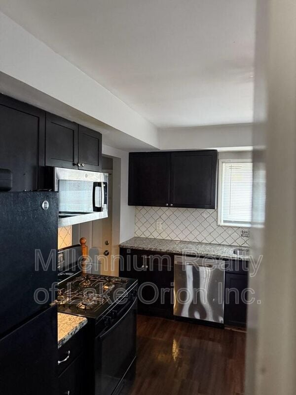 Building Photo - 321 W Princeton Ave