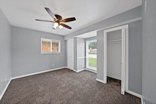 Building Photo - 1103 Wildwood Dr