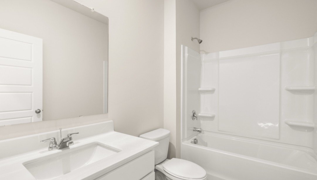 Building Photo - 163 Champlain Rd