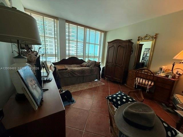 Building Photo - 5055 Collins Ave