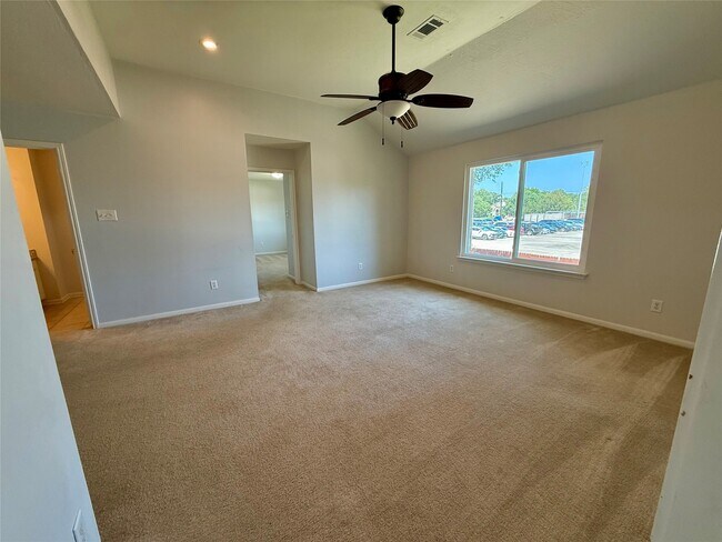Building Photo - 6931 Echo Pines Dr