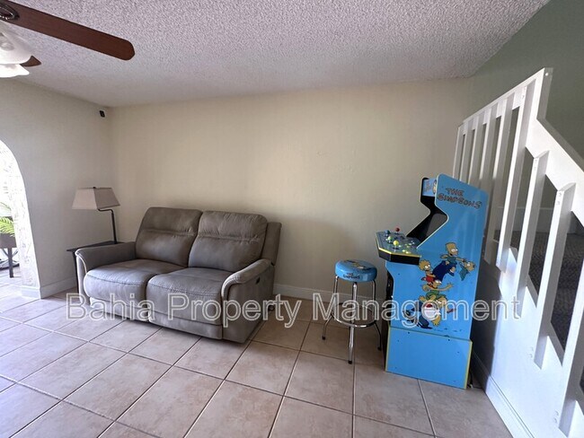 Building Photo - 3730 Alcantara Ave