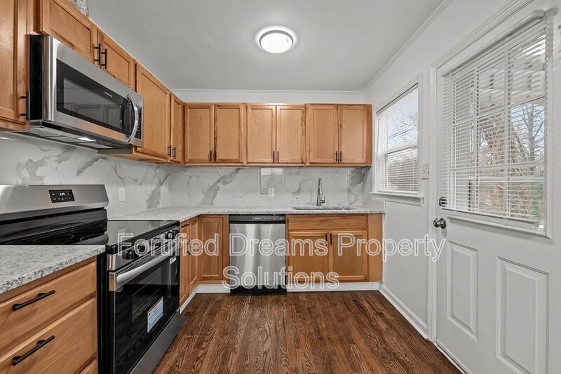 Building Photo - 1710 Rainbow Dr