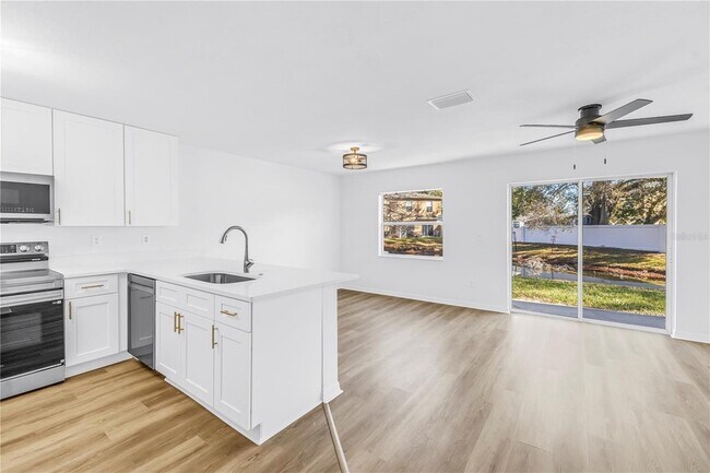 Building Photo - 8517 Edgewater Pl Blvd