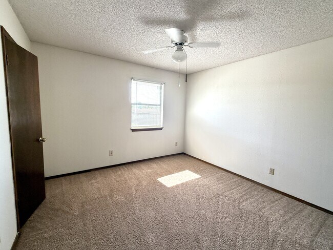 Building Photo - 2208 Shenandoah Dr