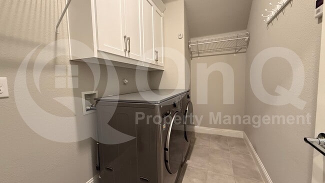 Building Photo - 3508 Covedale Blvd