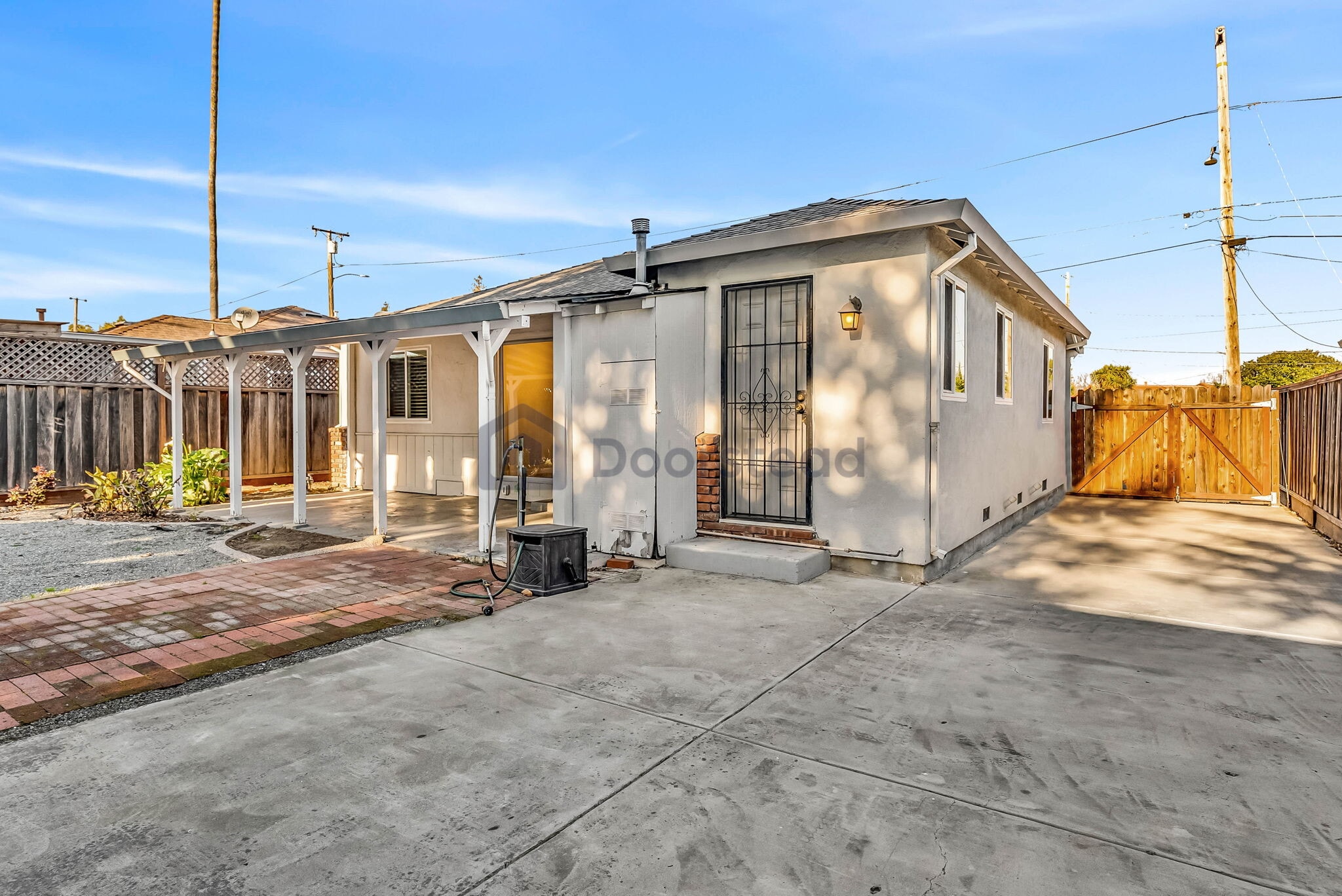 Building Photo - 2448 Pioneer Ave