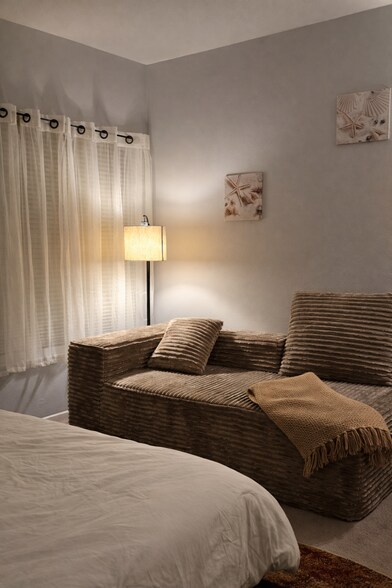 Building Photo - 4581 Warner Ave