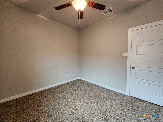 Building Photo - 506 Creekside Frst