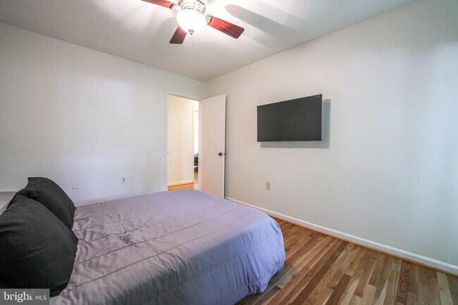 Building Photo - 4908 Sauquoit Ln