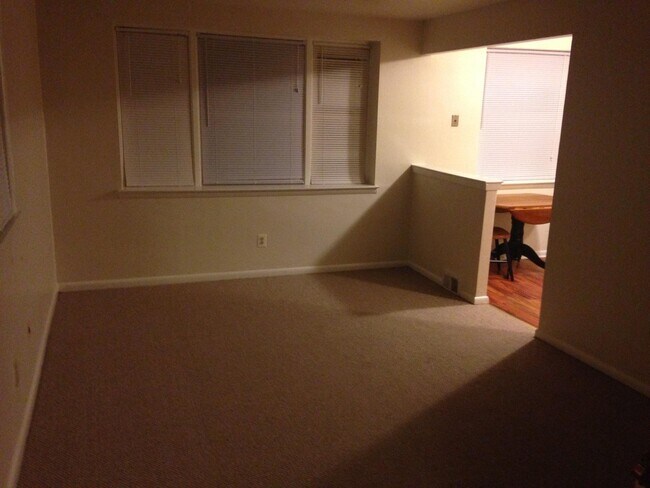 Building Photo - 1975 Beyer Ave