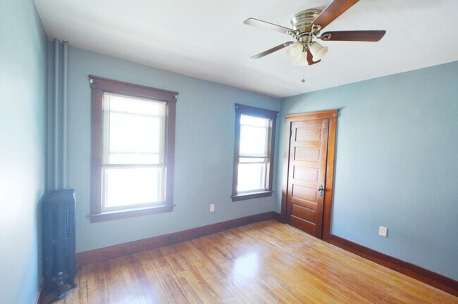 Building Photo - 53 Forest St