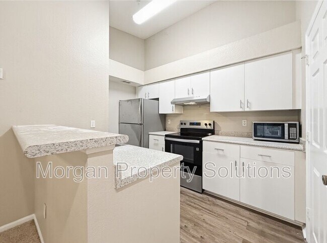 Building Photo - 5112 Park Central Dr